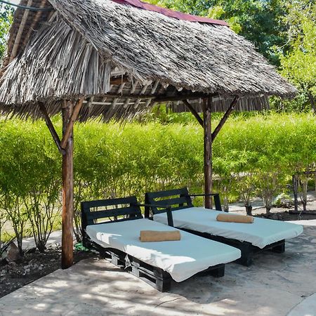 African Hut Tiny Cottage Diani Beach Buitenkant foto